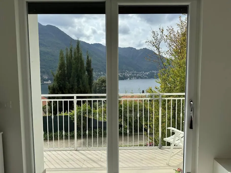 Luxury Apartment Sole Moltrasio Italien